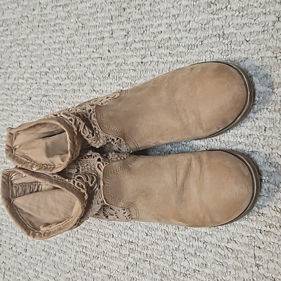 Justice Bohemian Lacy Slip On Lace and Suede Slouchy Booties Ankle Boots - Picture 5 of 7